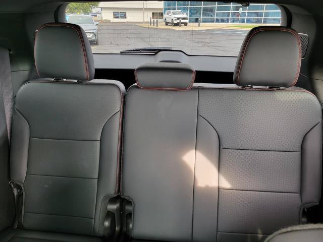 Used 2024 Chevrolet Traverse Z71 w/ LPO, Floor Liner Package AWD/4WD image 30
