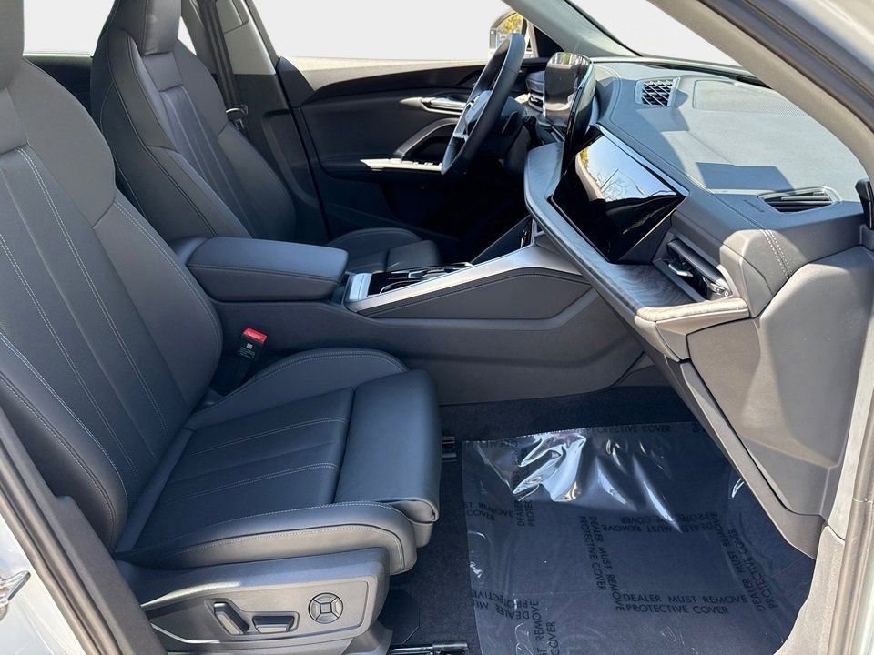 Certified 2025 Audi Q5 Premium w/ Premium Plus AWD/4WD image 10