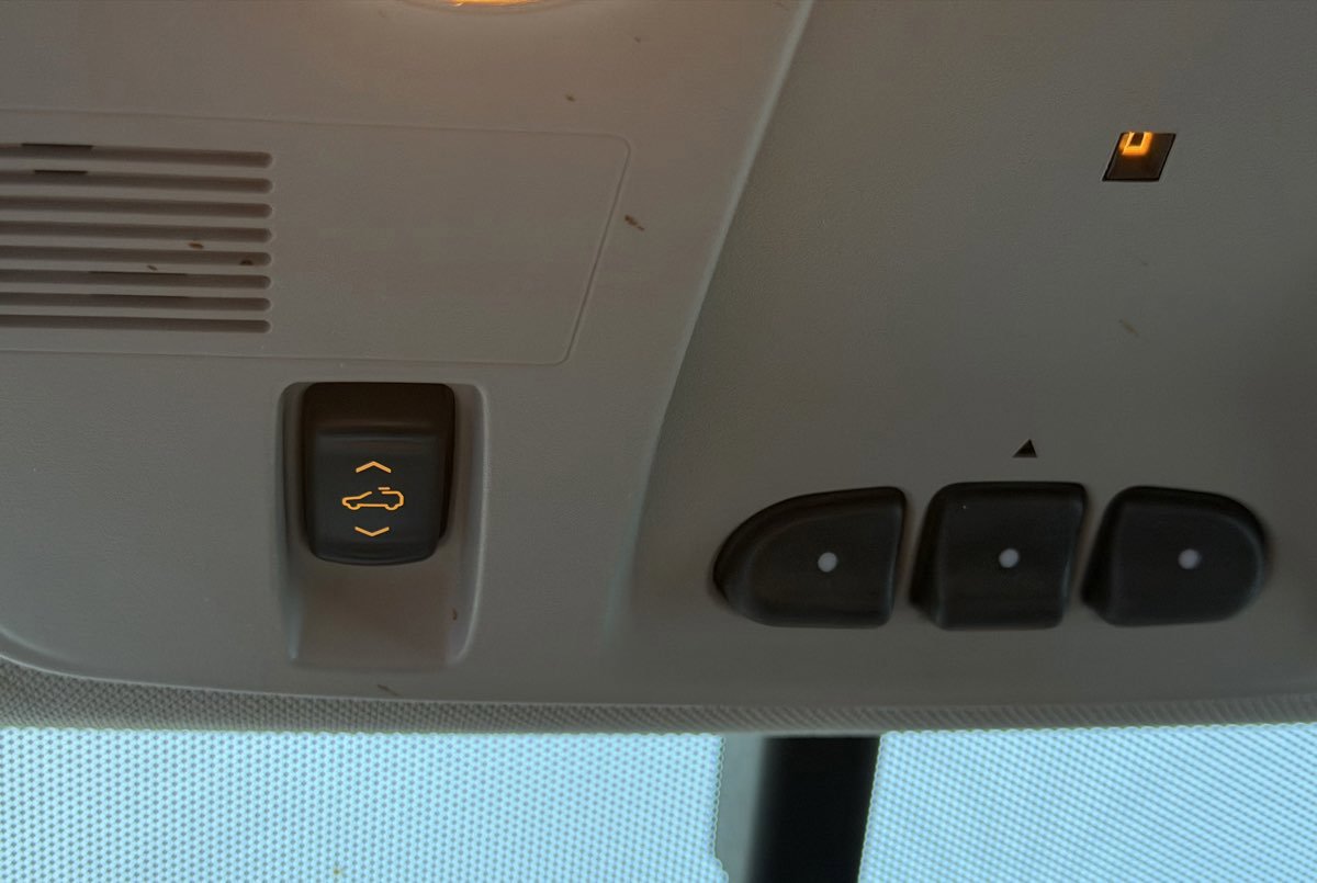 Used 2017 Chevrolet Traverse Premier AWD/4WD image 34