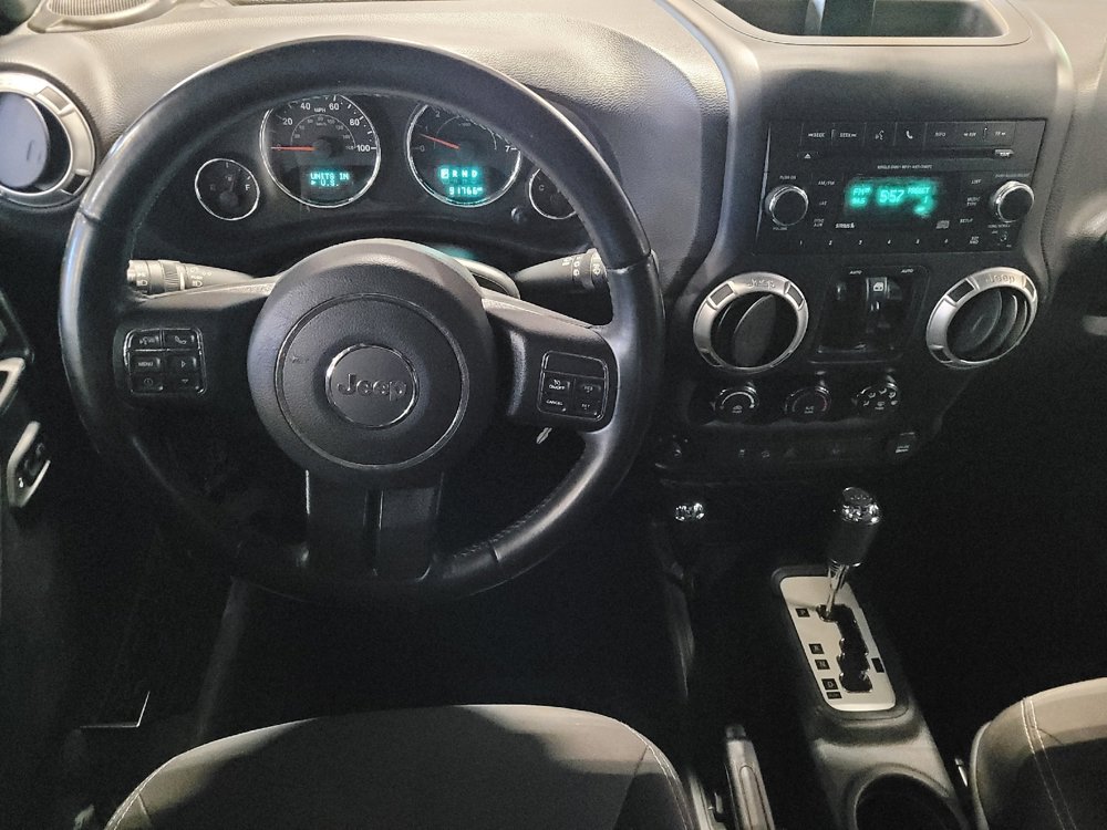 Used 2017 Jeep Wrangler Unlimited Sahara w/ Connectivity Group AWD/4WD image 22