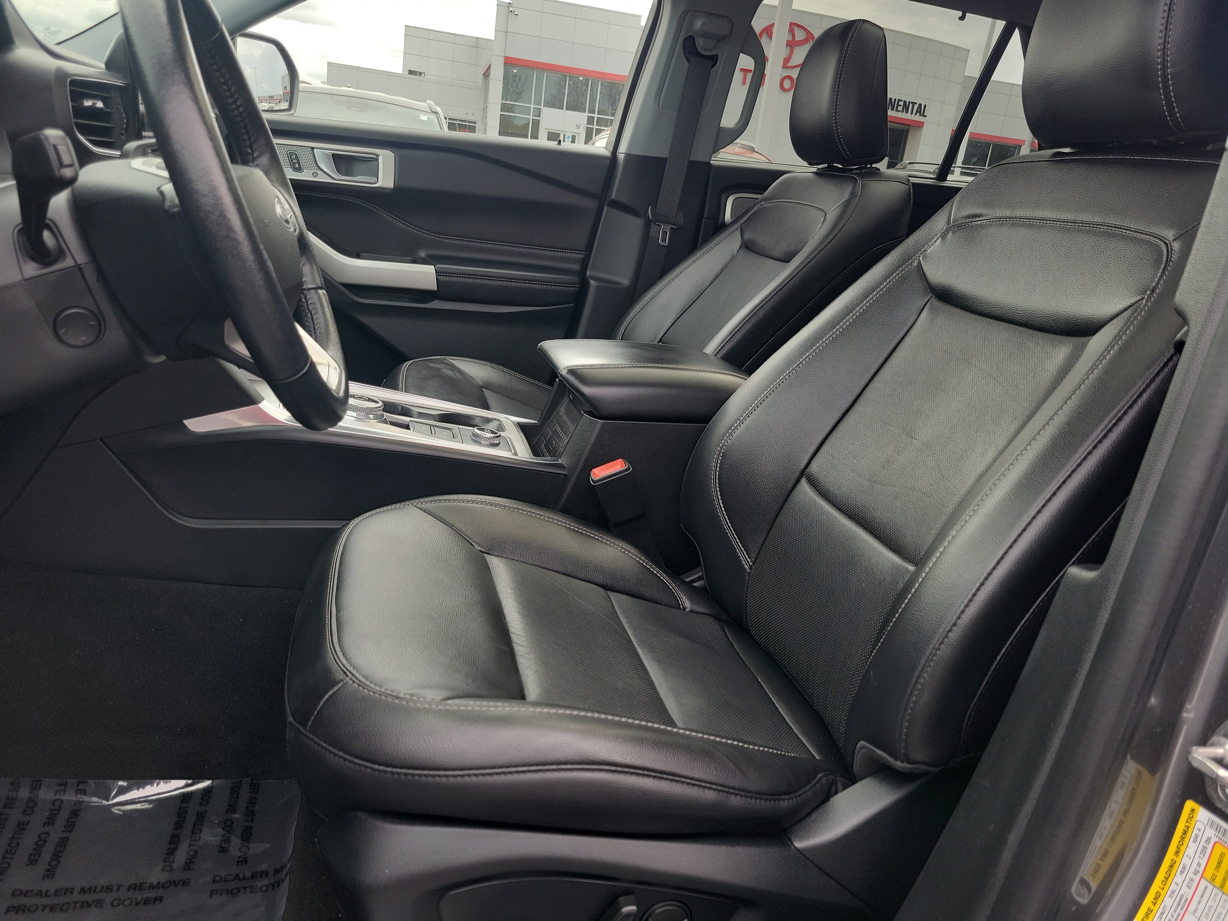 Used 2022 Ford Explorer Limited w/ Equipment Group 301A AWD/4WD image 22