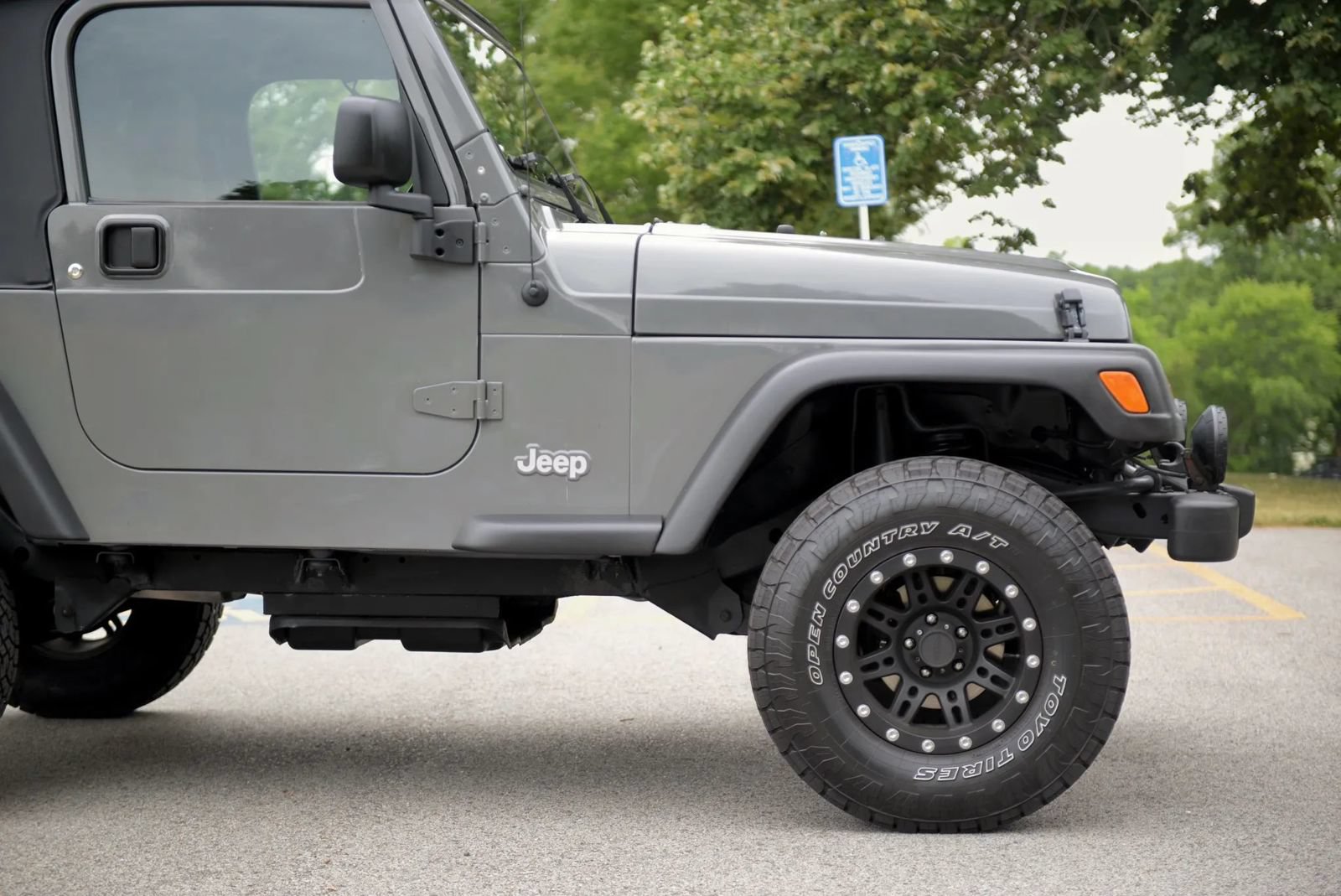 Used 2004 Jeep Wrangler 4WD w/ 30" Tire & Wheel Group image 13