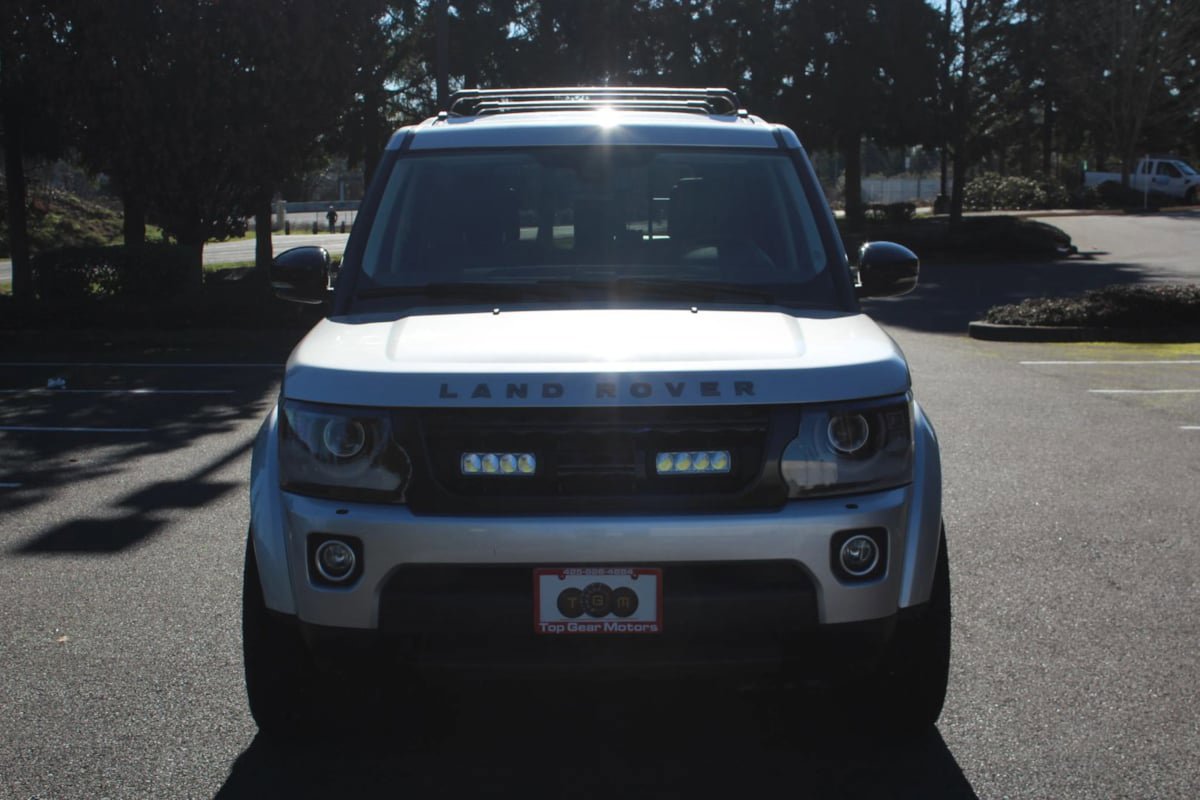Used 2015 Land Rover LR4 image 2