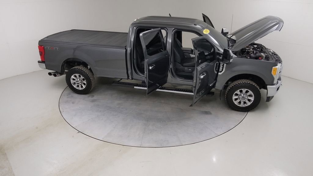 Used 2017 Ford F350 Lariat w/ Chrome Package image 50