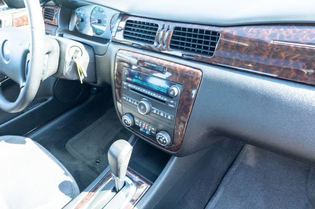 Used 2013 Chevrolet Impala LT w/ LT Sunroof Package FWD image 40
