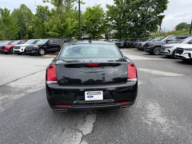 Used 2021 Chrysler 300 Touring w/ Sport Appearance Package RWD image 4