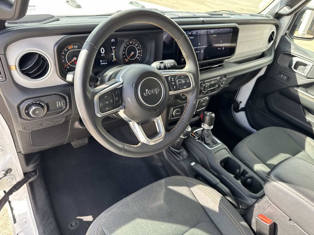 Used 2024 Jeep Wrangler Sahara image 37