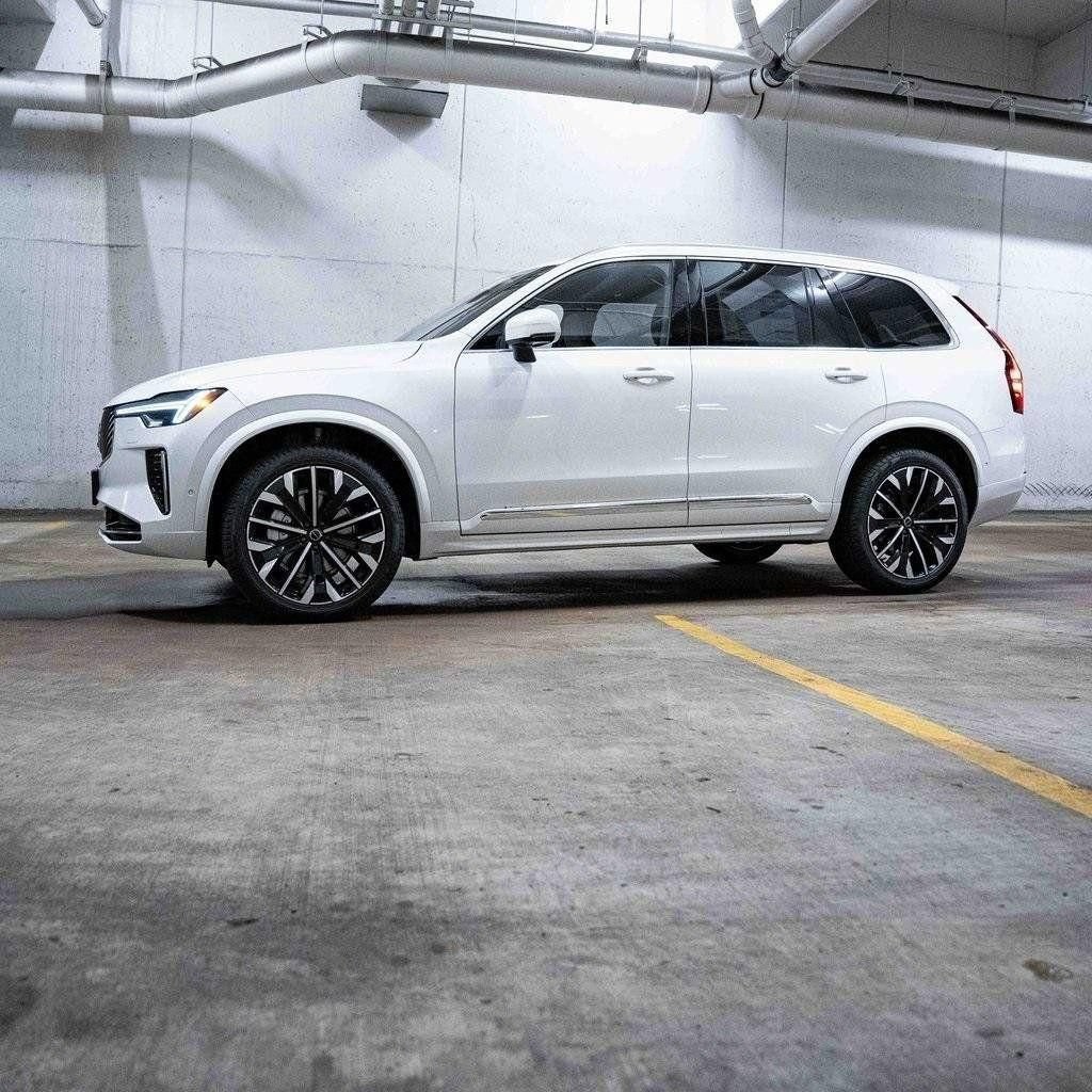 New 2026 Volvo XC90 B6 Plus w/ Protection Package Premier AWD/4WD image 4