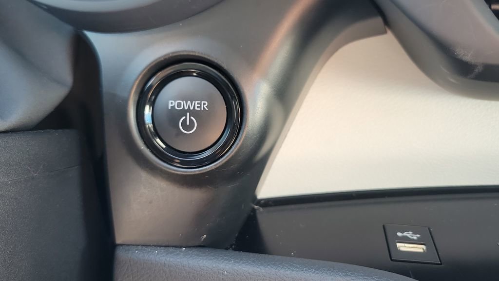 Certified 2025 Toyota Sienna XLE image 27