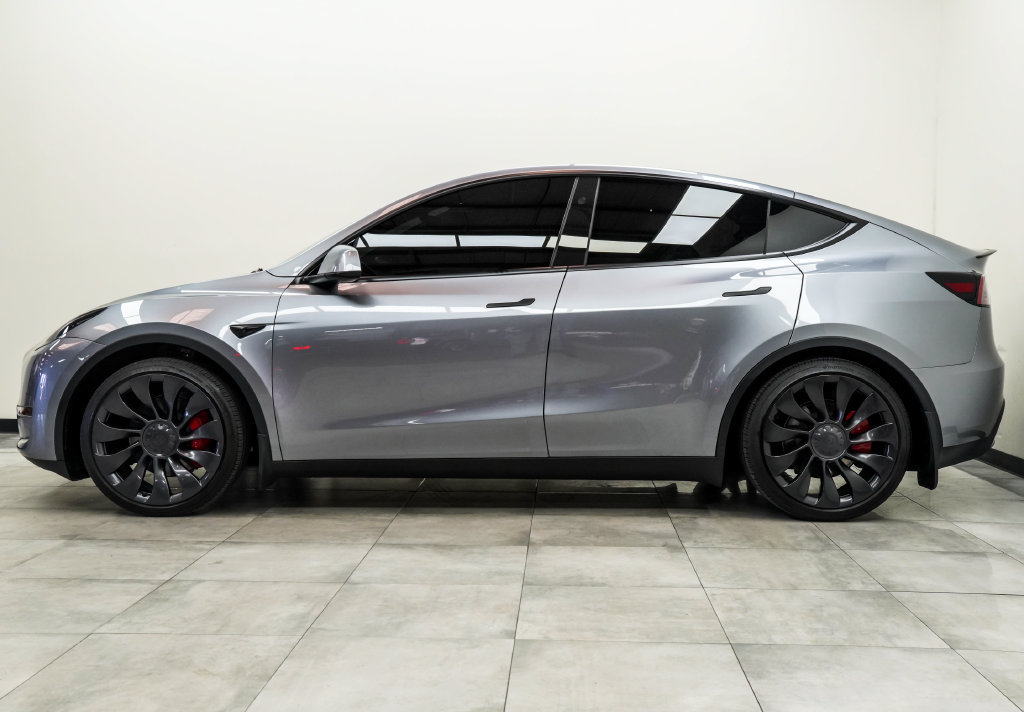 Used 2025 Tesla Model Y Performance AWD/4WD image 9