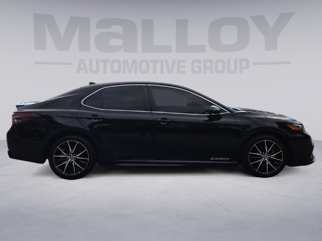Used 2024 Toyota Camry SE FWD image 6