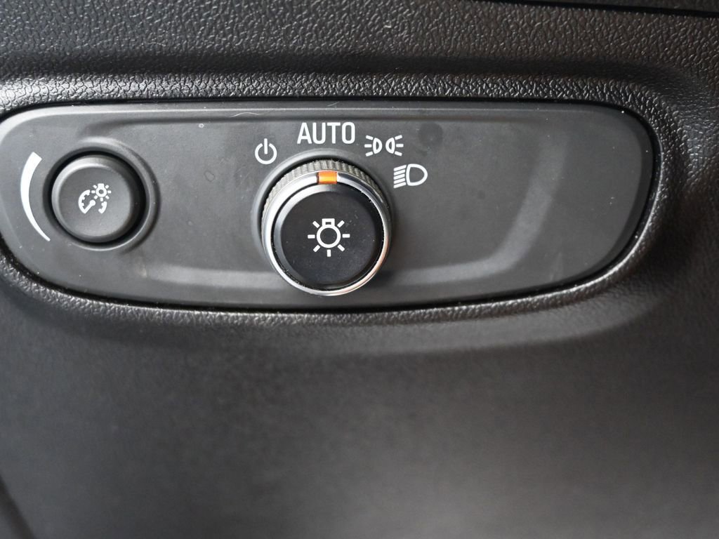 Used 2019 Chevrolet Equinox LS FWD image 26