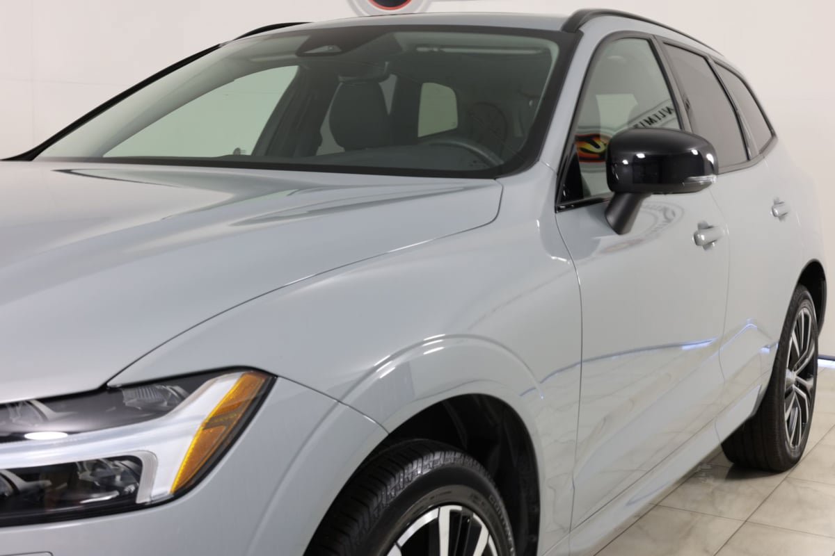 Used 2025 Volvo XC60 B5 Plus AWD/4WD image 49