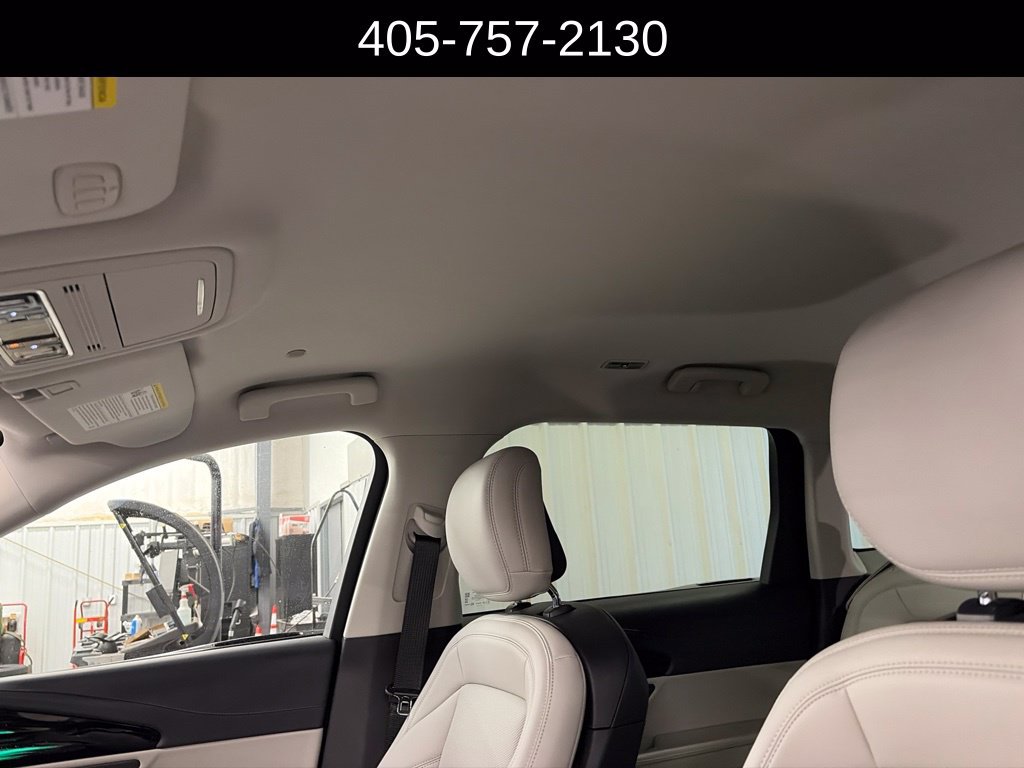 Used 2026 Lincoln Nautilus Premier AWD/4WD image 5