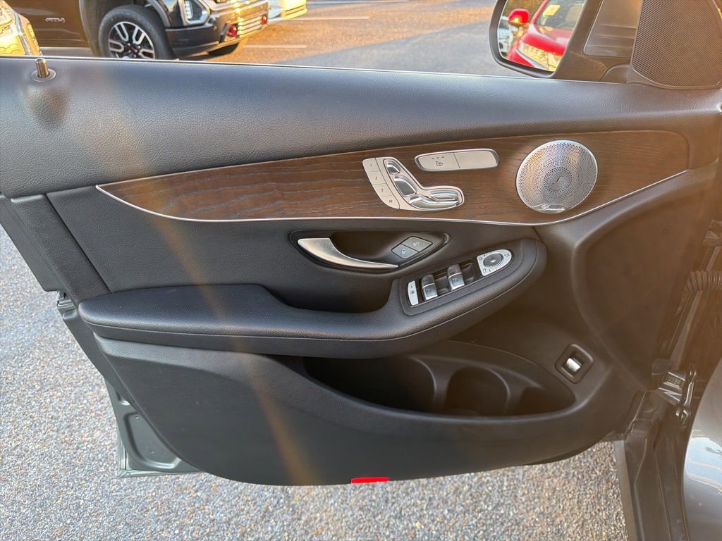 Used 2019 Mercedes-Benz GLC 300 4MATIC Coupe image 17