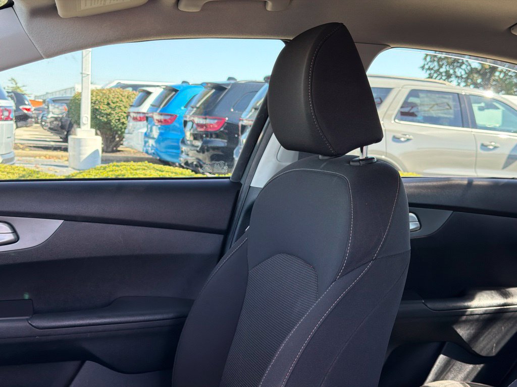Used 2019 Kia Forte LXS FWD image 12