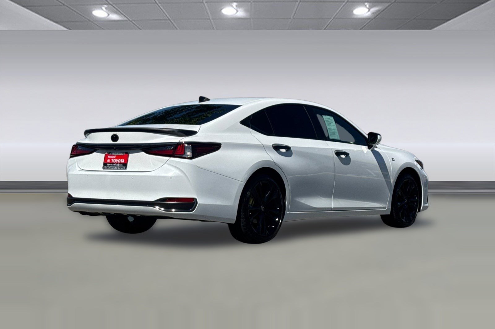 Used 2024 Lexus ES 300h F Sport w/ Accessory Package (Z2) image 3