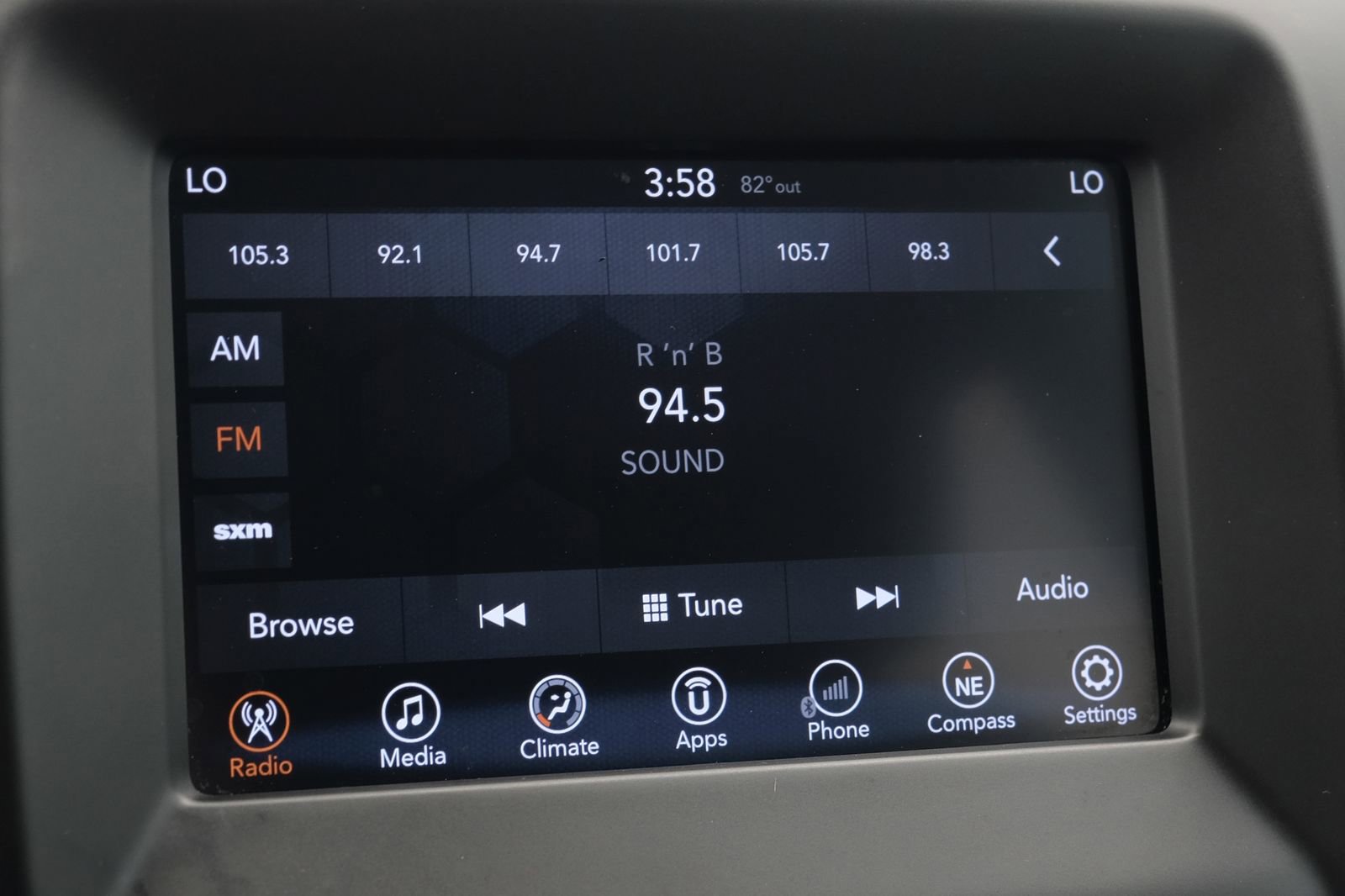Used 2017 Jeep Compass Latitude w/ Popular Equipment Group FWD image 27