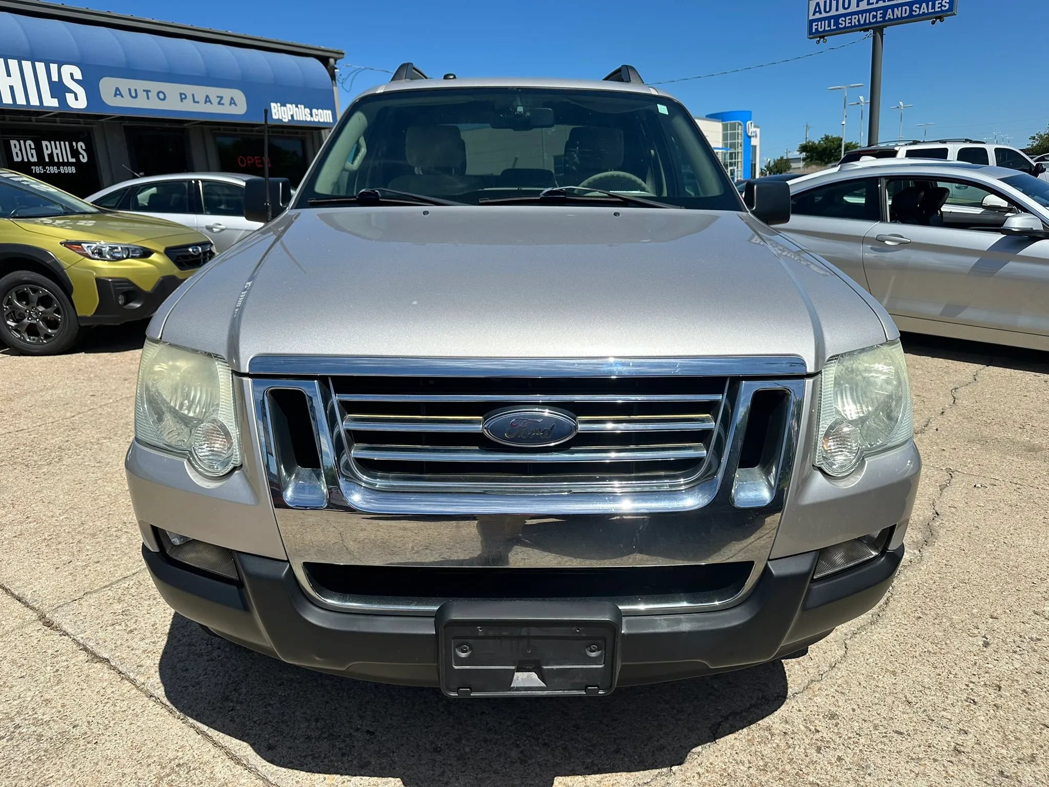 Used 2007 Ford Explorer Sport Trac XLT RWD image 2