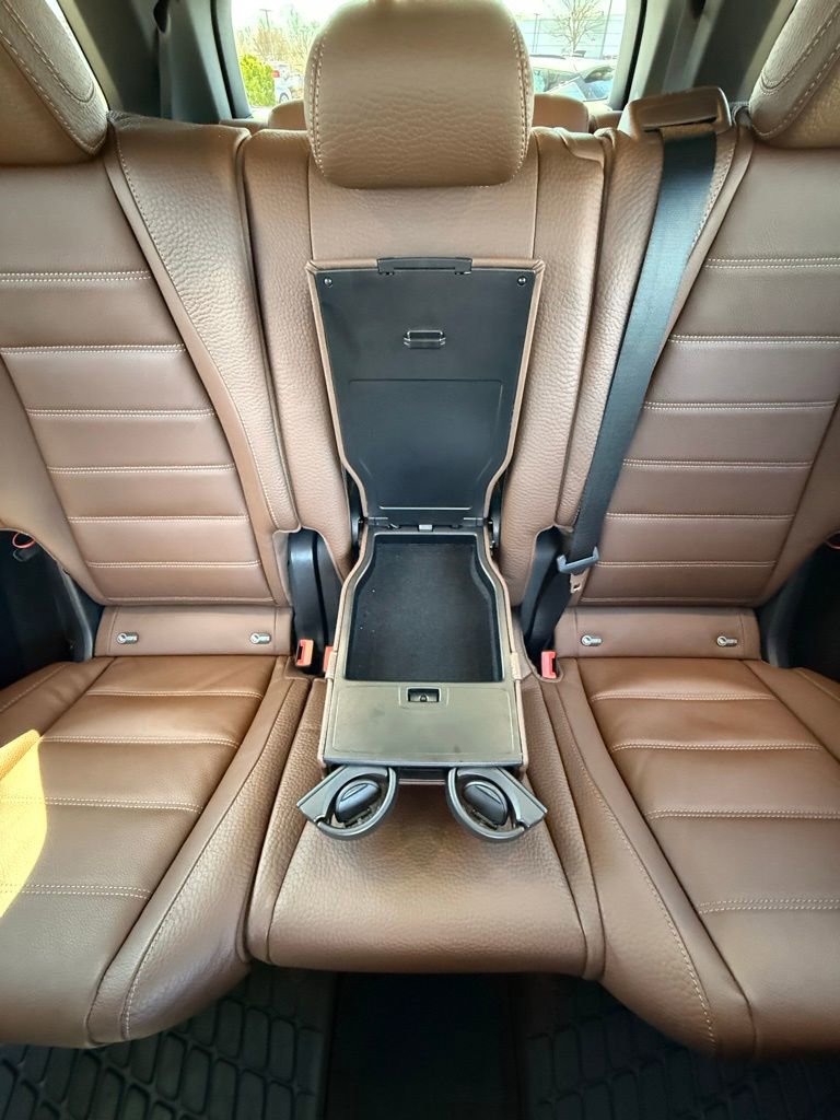 Used 2025 Mercedes-Benz GLS 580 4MATIC image 35