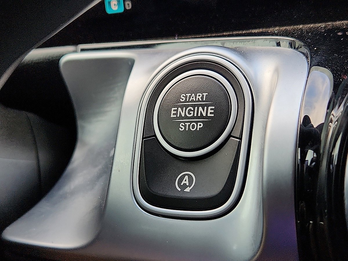 Used 2024 Mercedes-Benz GLB 250 w/ AMG Night Package image 9