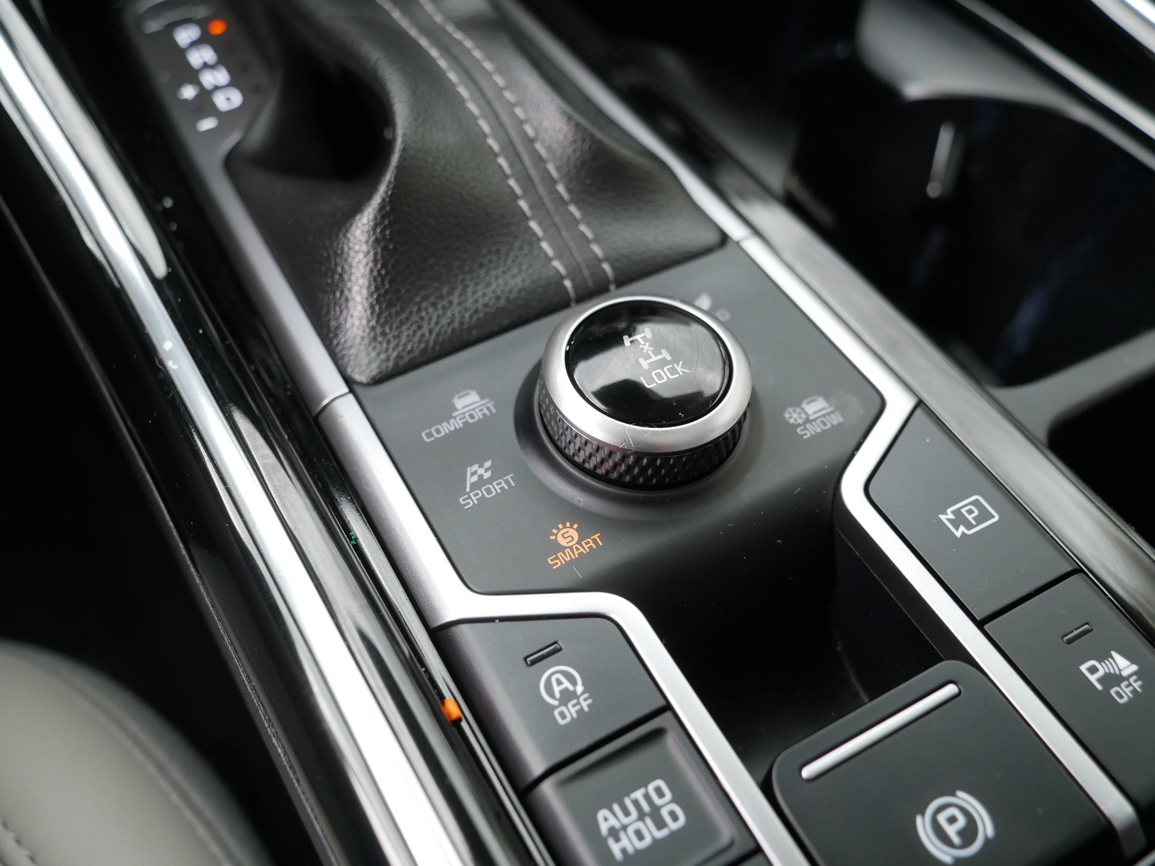 Certified 2023 Kia Sorento SX AWD/4WD image 32