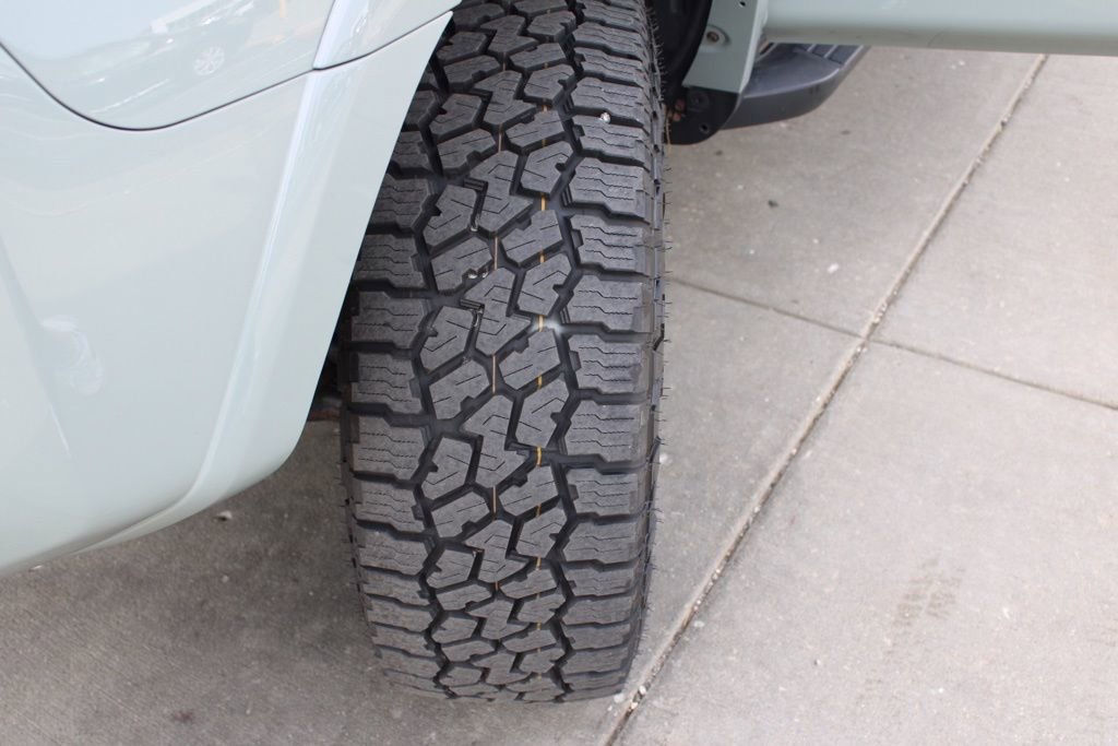 Used 2022 Toyota 4Runner TRD Off-Road Premium w/ Moonroof Package AWD/4WD image 13