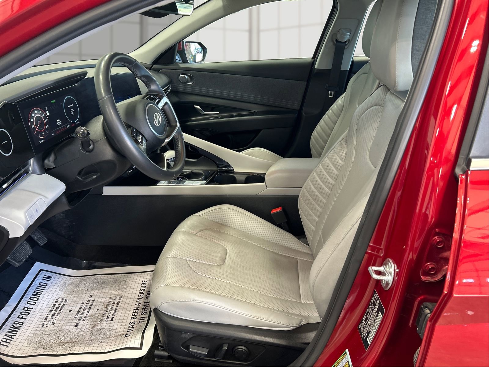 Used 2024 Hyundai Elantra Limited image 9