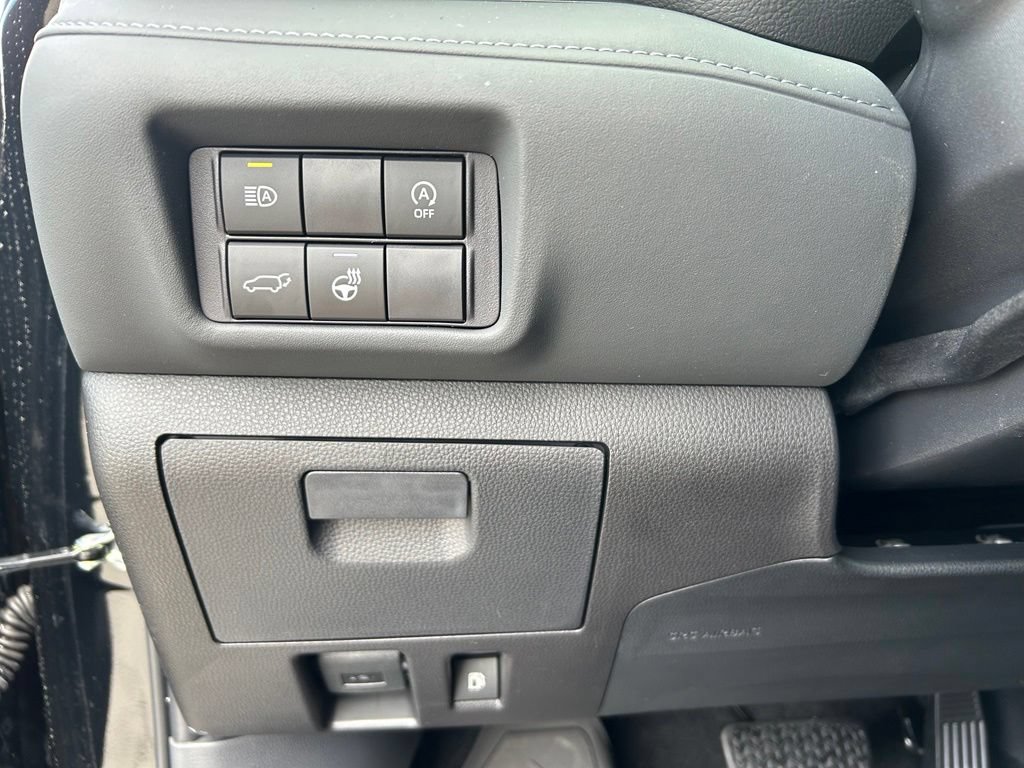 Used 2026 Toyota Highlander Limited AWD/4WD image 17
