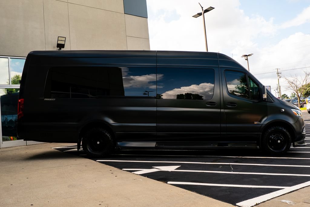 Used 2023 Mercedes-Benz Sprinter 3500 image 7