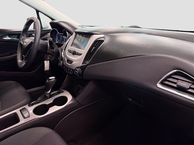 Used 2017 Chevrolet Cruze LS FWD image 28