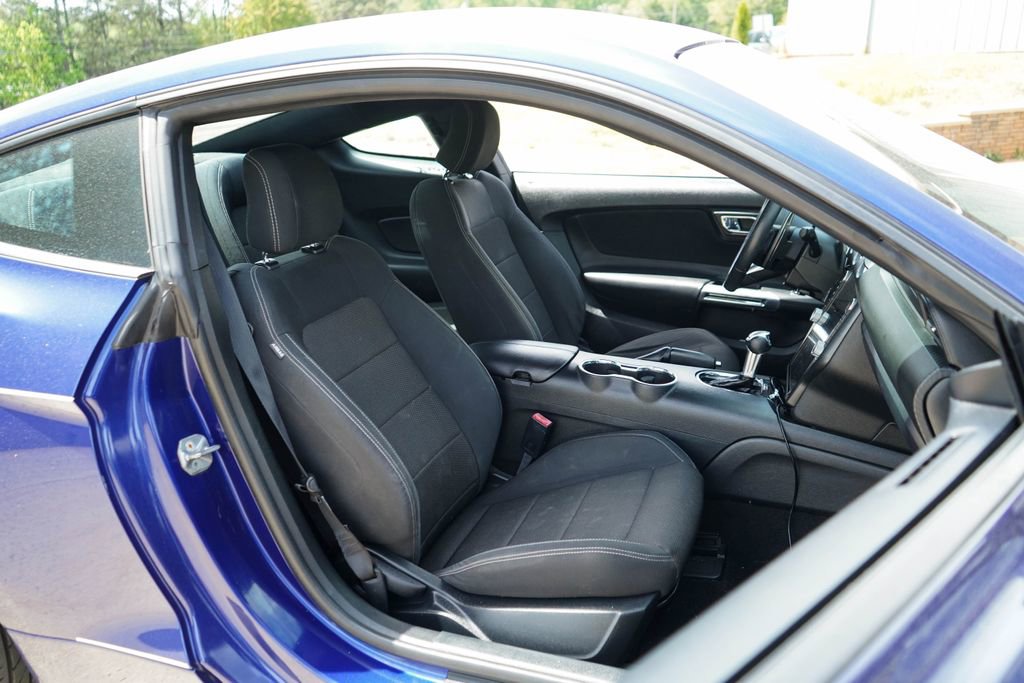 Used 2015 Ford Mustang Coupe RWD image 33