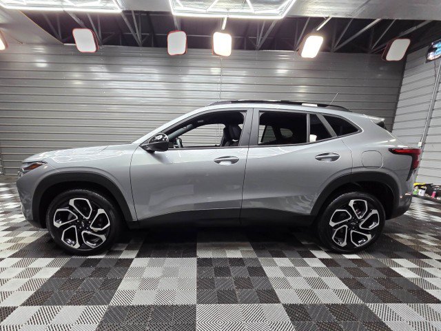 Used 2025 Chevrolet Trax RS w/ Driver Confidence Package FWD image 9