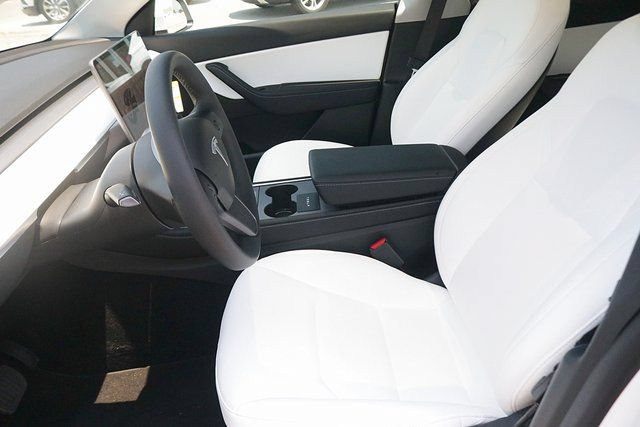 Used 2021 Tesla Model Y Long Range AWD/4WD image 13