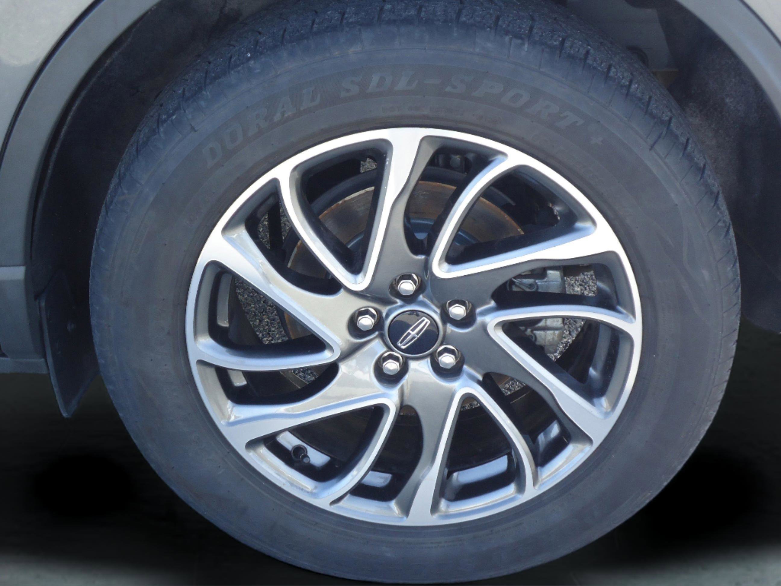 Used 2021 Lincoln Corsair Standard w/ Equipment Group 101A AWD/4WD image 9