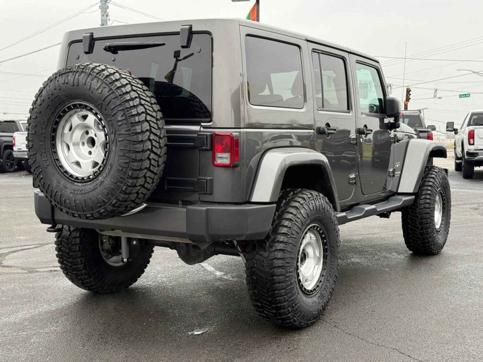 Used 2018 Jeep Wrangler Unlimited Sahara w/ Connectivity Group image 8