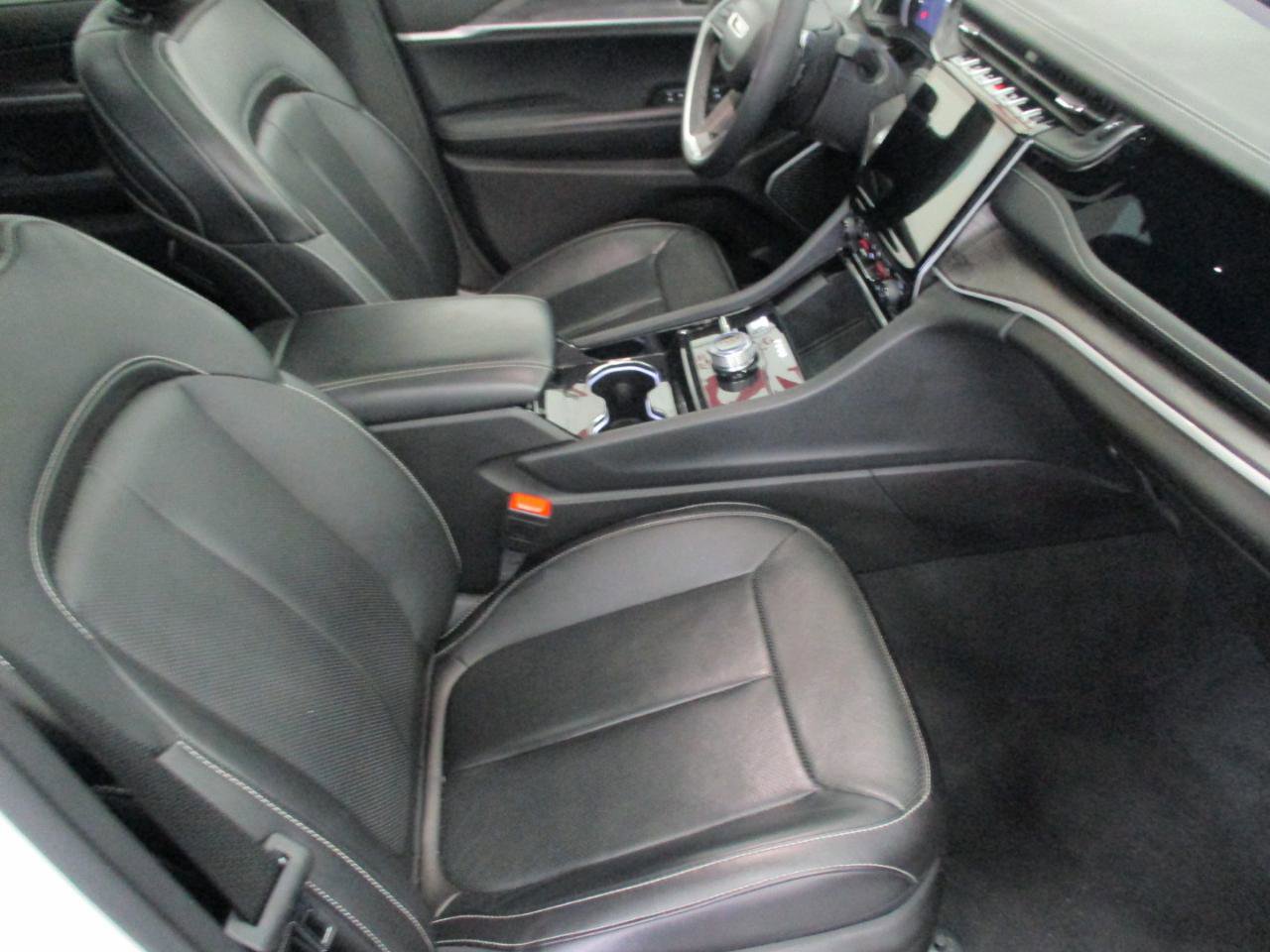 Used 2023 Jeep Grand Cherokee L Limited w/ Luxury Tech Group II AWD/4WD image 15