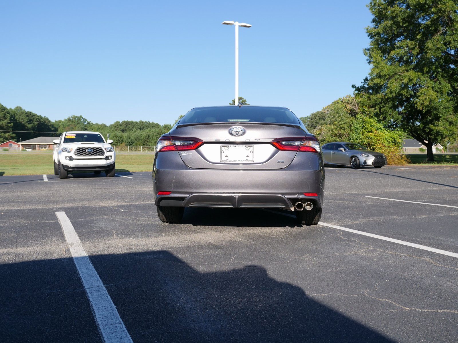 Used 2023 Toyota Camry SE image 5