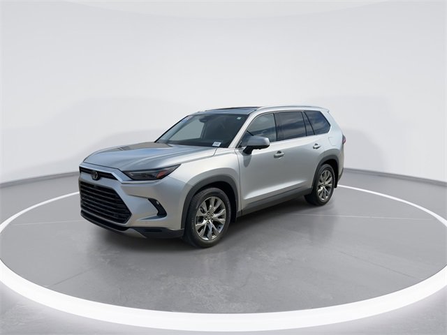 Used 2024 Toyota Grand Highlander Limited image 3