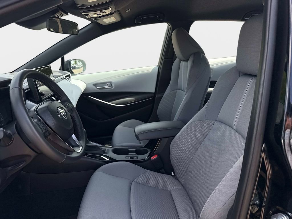 Used 2025 Toyota Corolla SE image 19