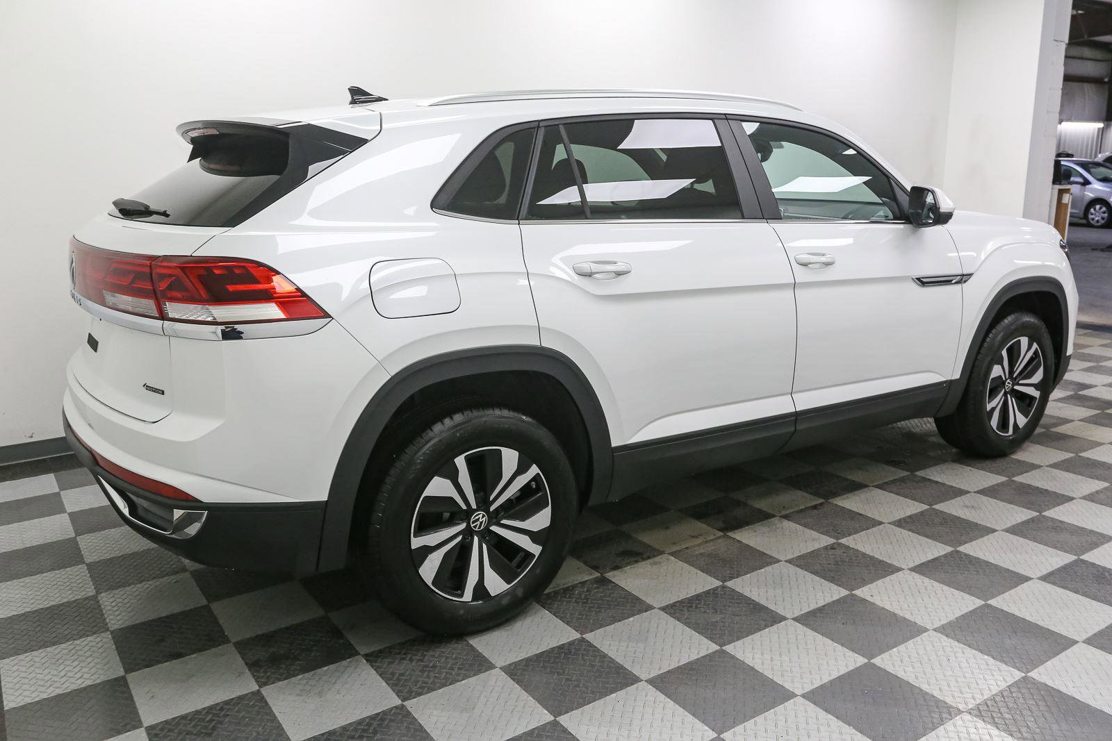 New 2026 Volkswagen Atlas Cross Sport SE image 9