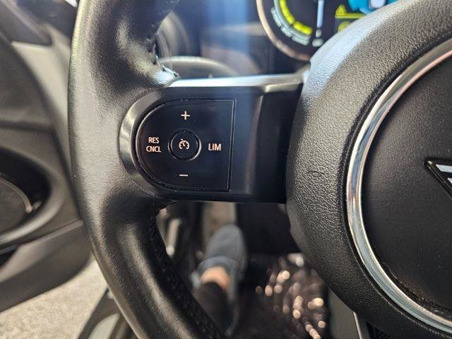Used 2022 MINI Cooper SE FWD image 11