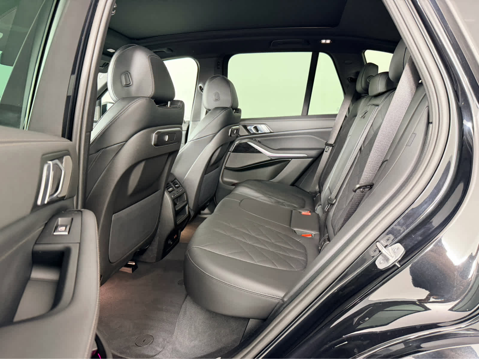 Used 2026 BMW X5 xDrive40i w/ M Sport Package image 13