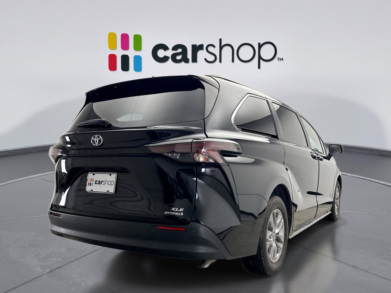 Used 2023 Toyota Sienna XLE image 5