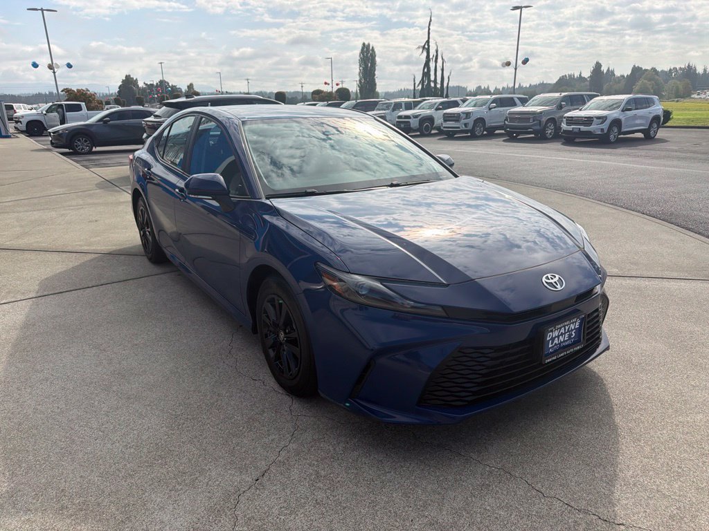 Used 2025 Toyota Camry LE FWD image 8