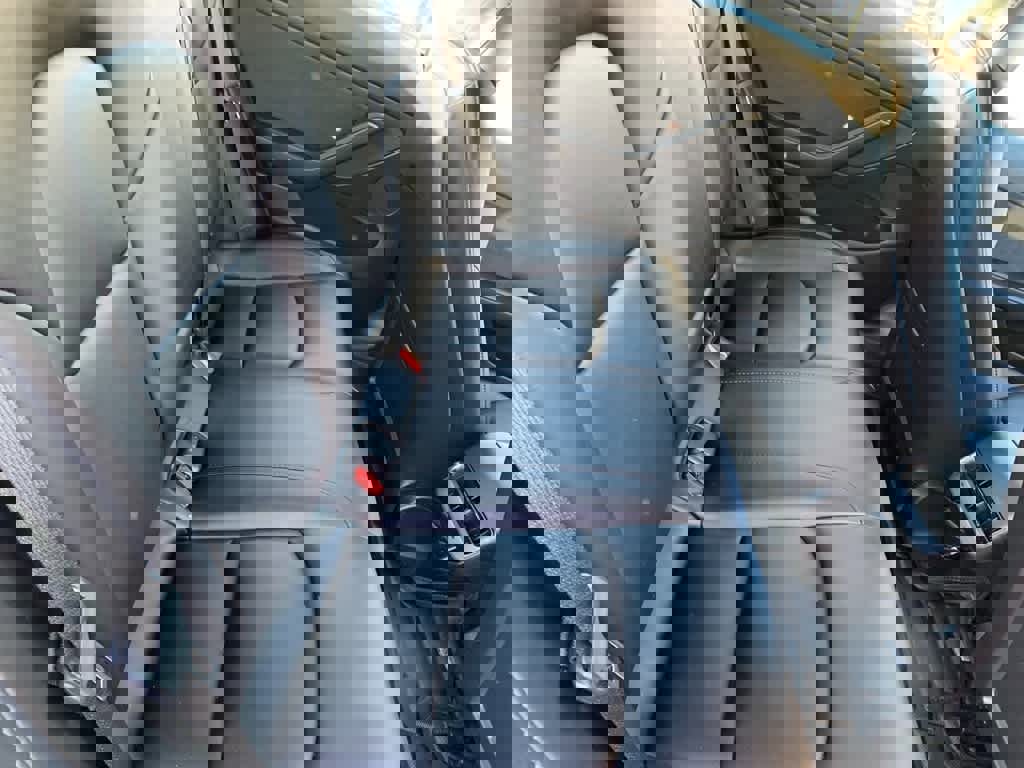 Used 2023 Tesla Model 3 Standard Range image 16