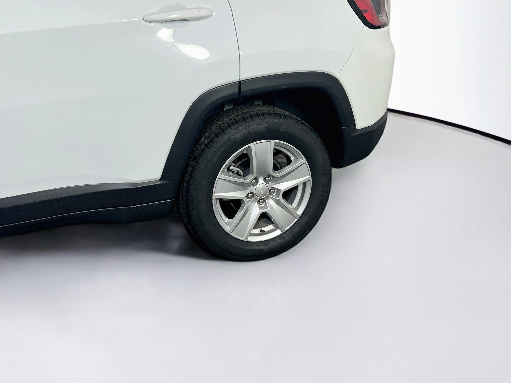 Used 2022 Jeep Compass Latitude AWD/4WD image 28
