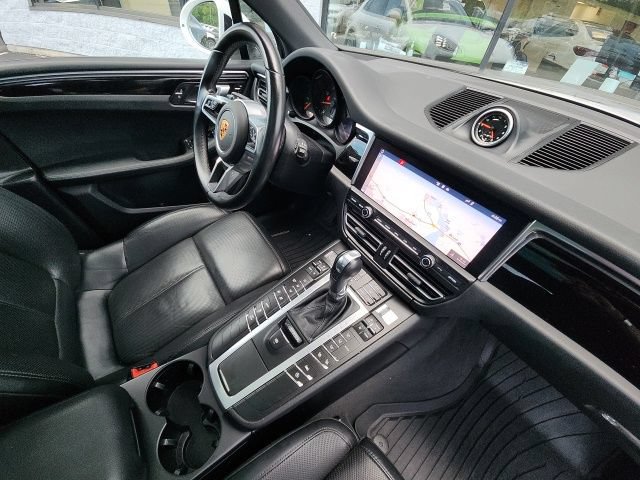 Used 2021 Porsche Macan AWD/4WD image 26