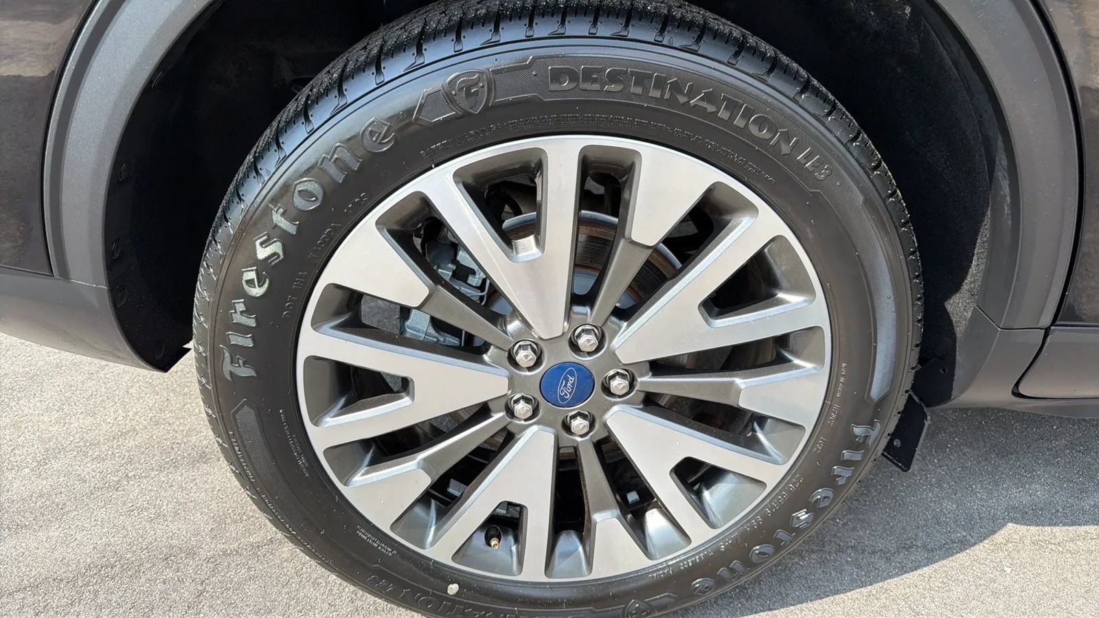 Used 2020 Ford Escape Titanium AWD/4WD image 28