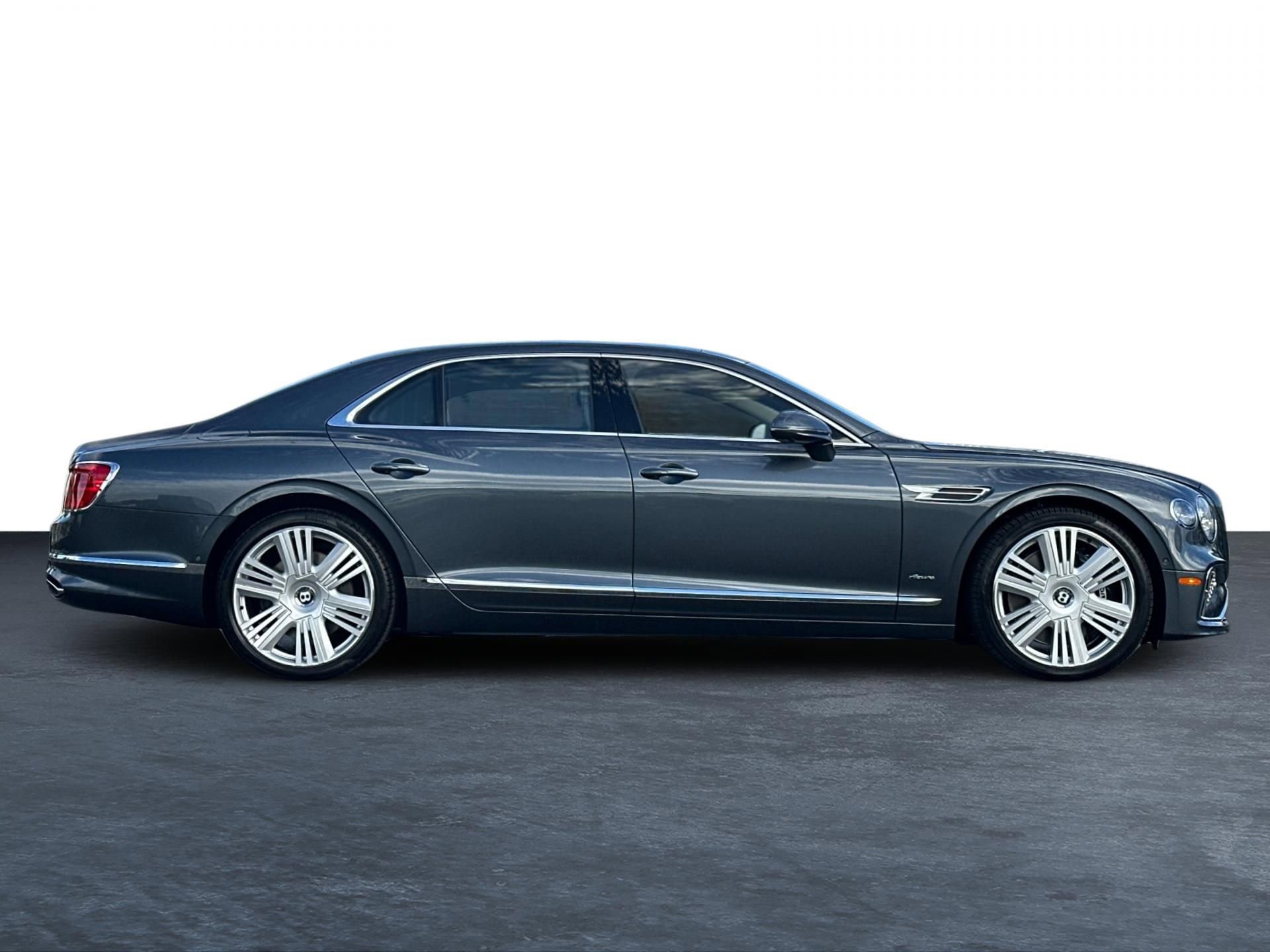 New 2026 Bentley Flying Spur Azure image 5